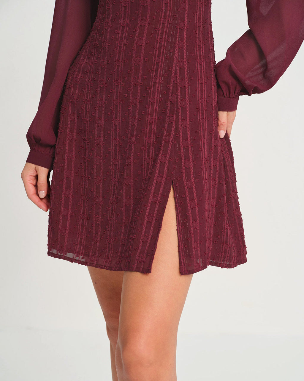 Vinröd Chiffon Mock Neck Mini Klänning