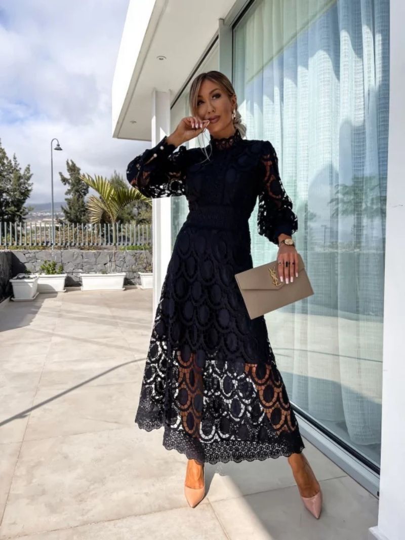 Liza™ | Romantisk Blondekjole" can be rewritten as "Liza™ | Elegant Lace Dress