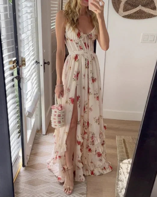 Scarlett™ | Romantisk Blomsterkjole" can be rewritten as "Scarlett™ | Floral Romance Dress.