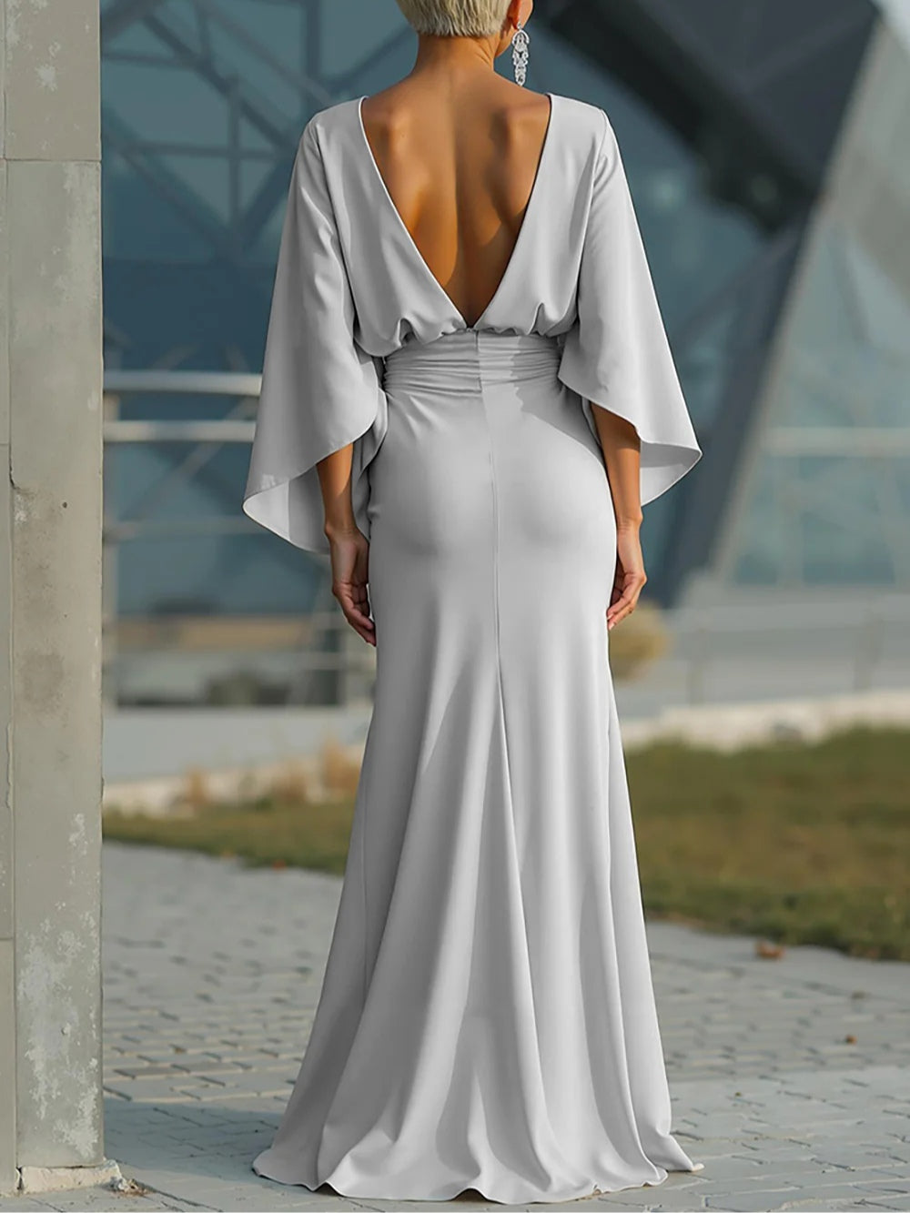 Clara | Elegant V-hals rygfri kjole