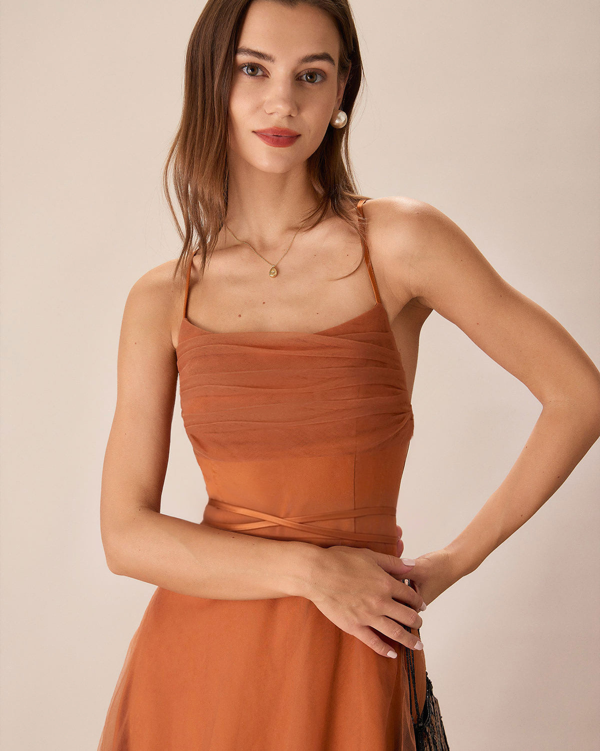 Karamell Mesh Flowy Slip Midi Klänning