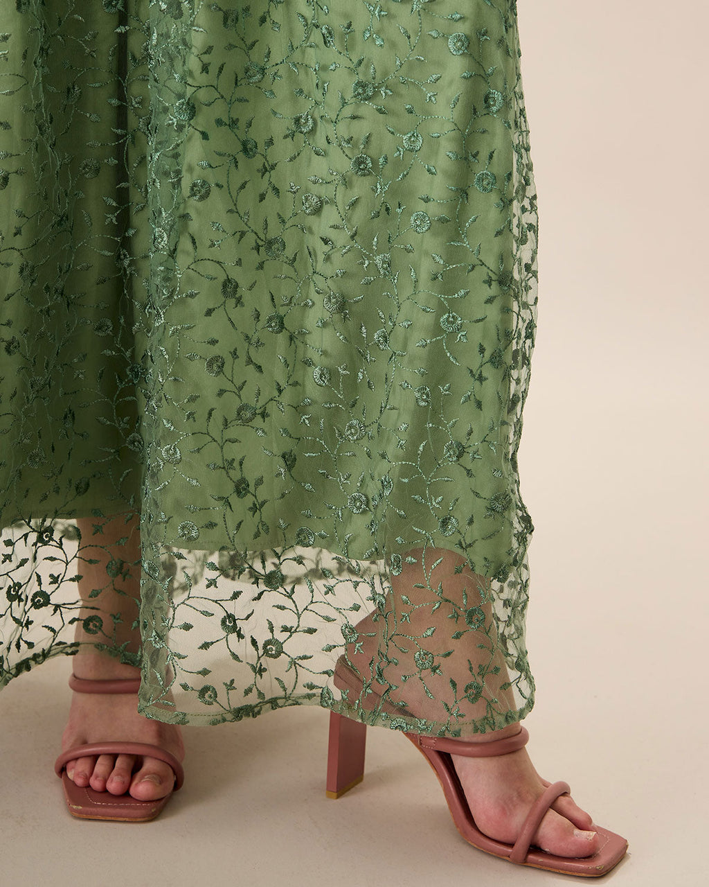Kvinnors Grön Broderad Mesh Slip Maxi Klänning