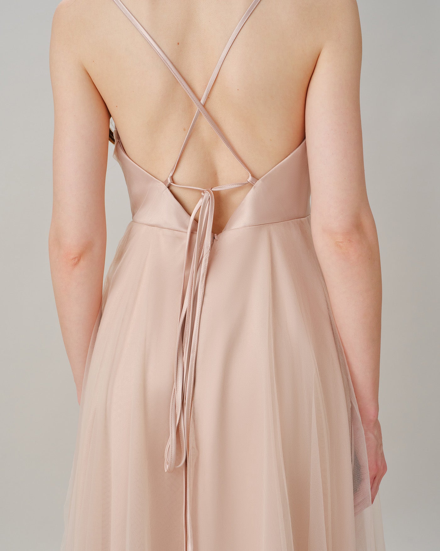 Aprikos Plisserad Flowy Slip Midi Klänning
