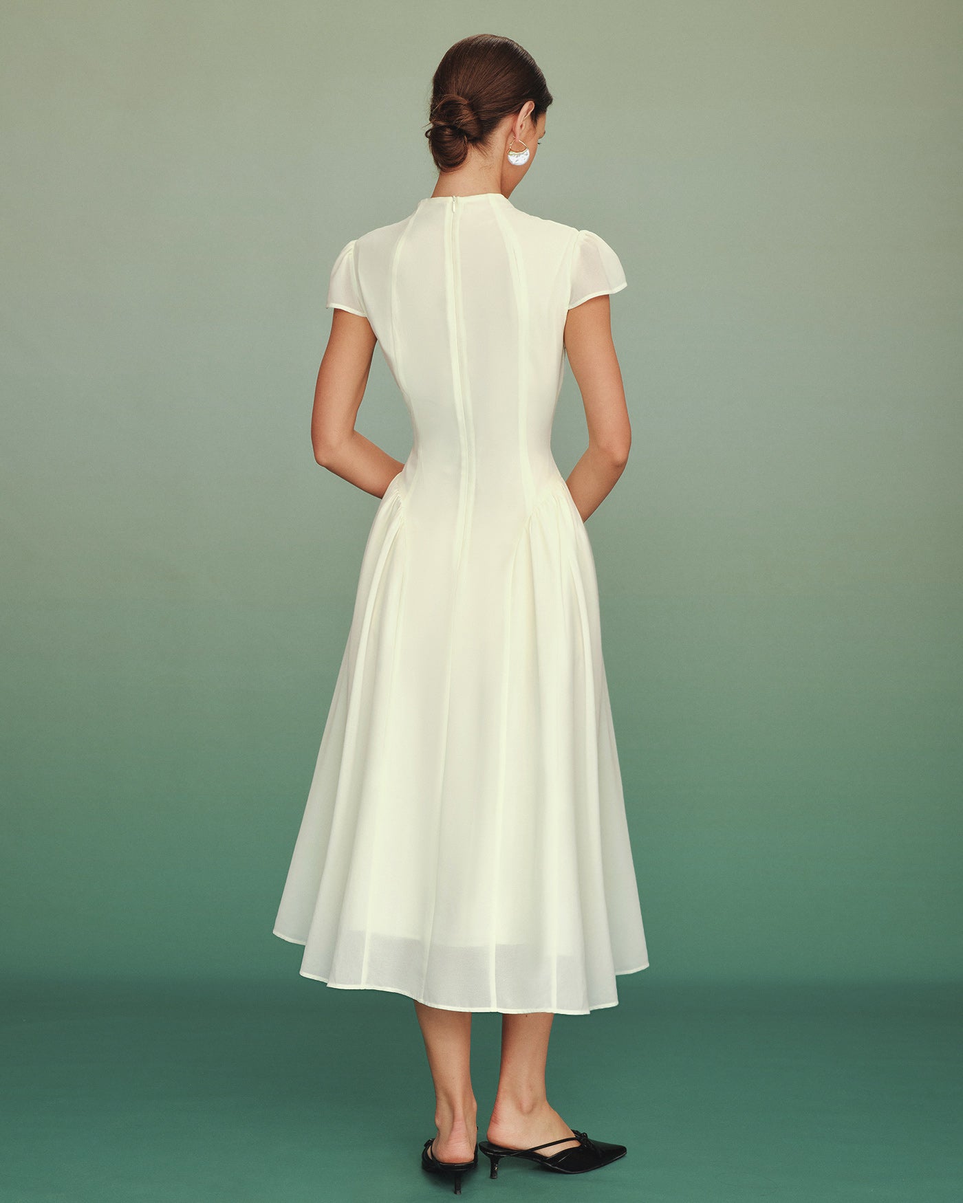 Aprikos Mock Neck A-Line Midi Klänning