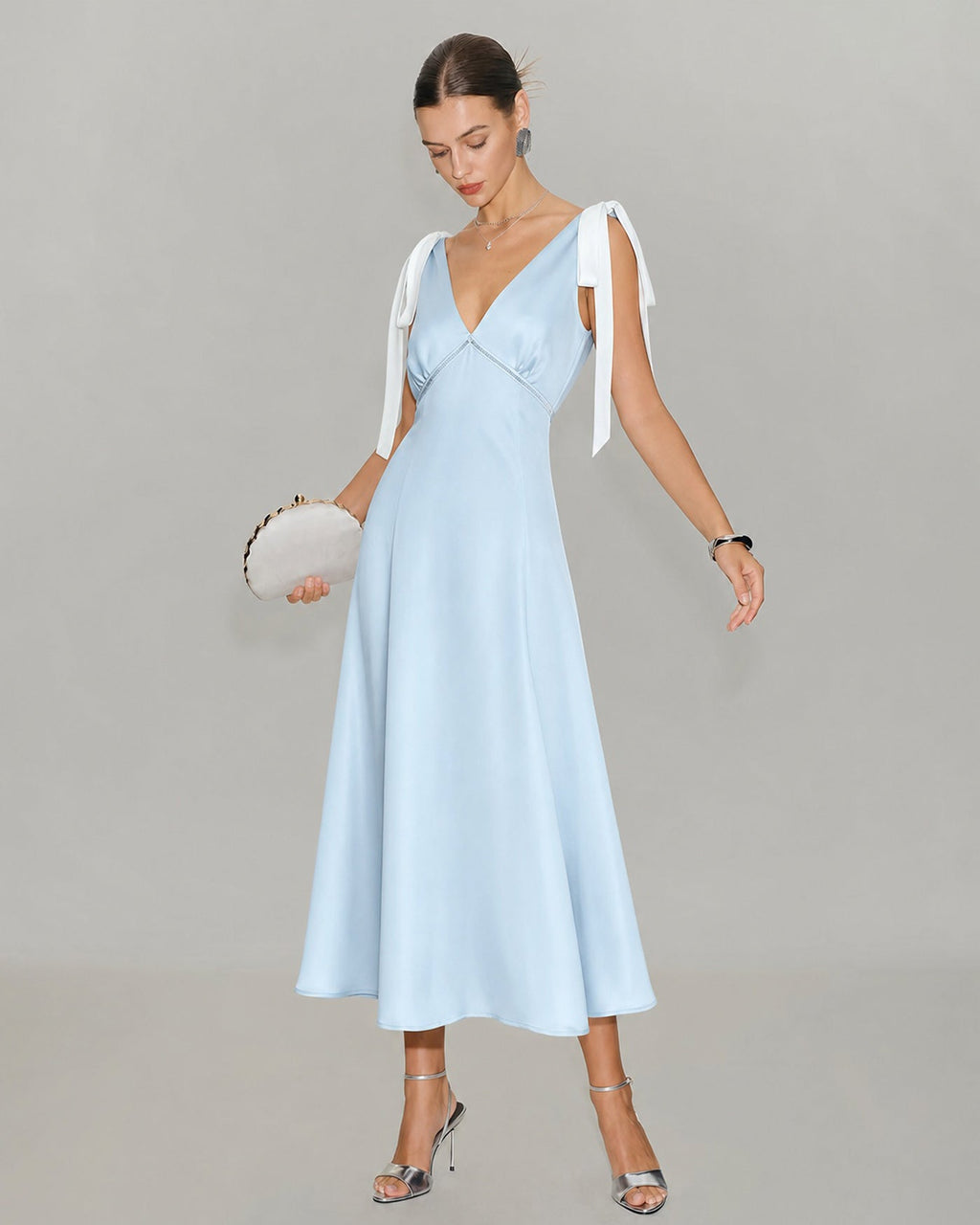 Blå V-ringad Cut Out Satin Midi Klänning