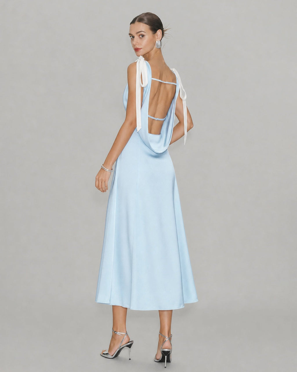 Blå V-ringad Cut Out Satin Midi Klänning