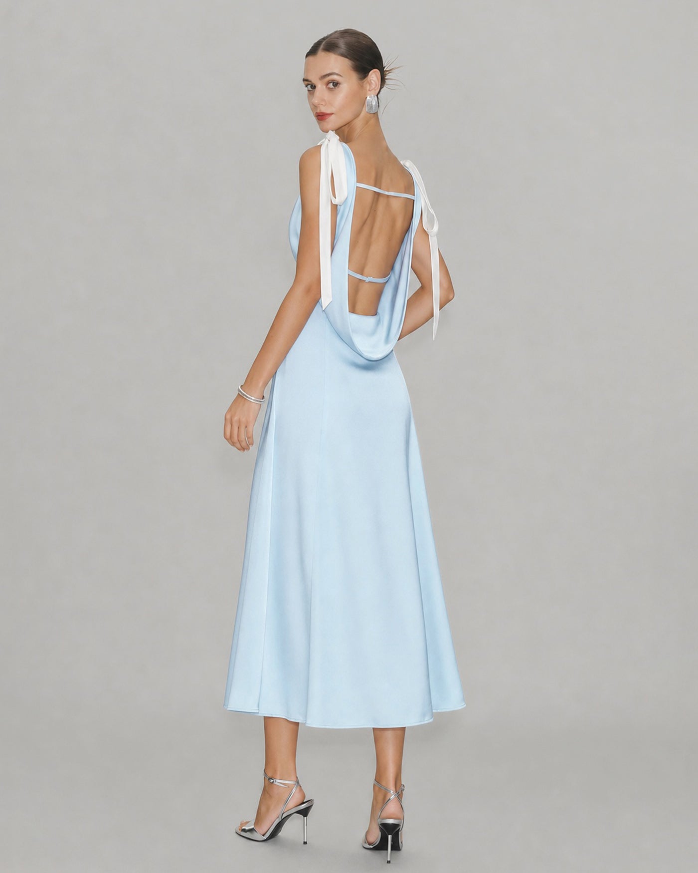 Blå V-ringad Cut Out Satin Midi Klänning