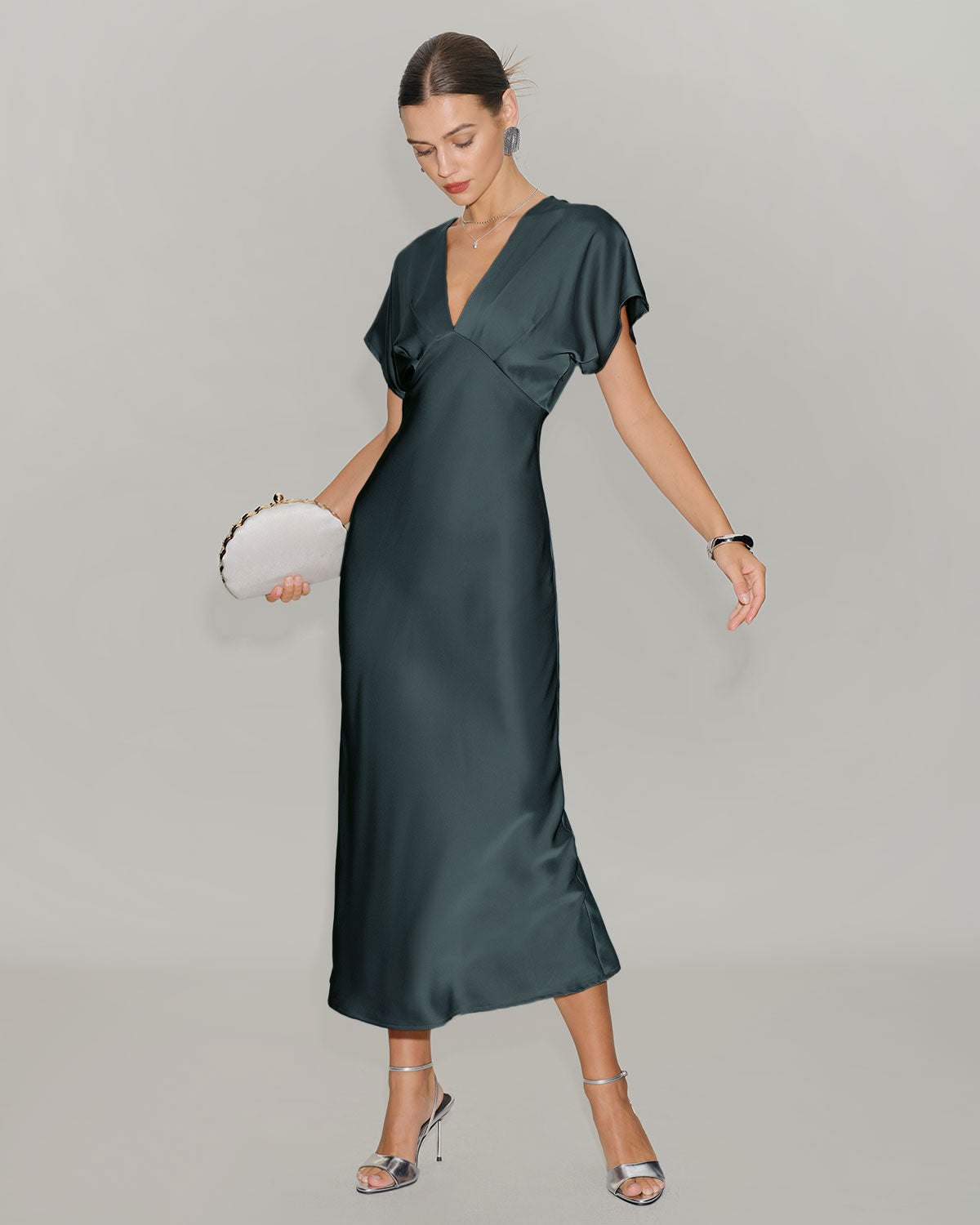 Grågrön Satin Cowl Sleeve Midi Klänning