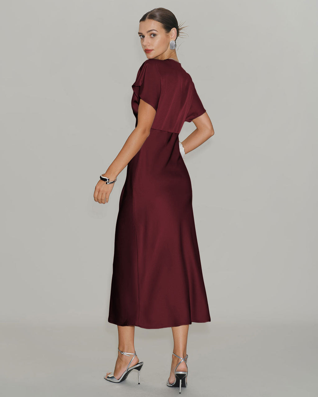 Vinröd Satin Cowl Sleeve Midi Klänning