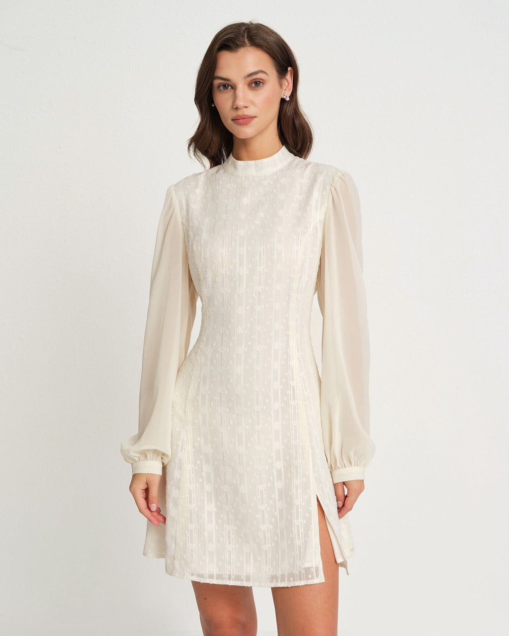 Beige Chiffon Mock Neck Mini Klänning